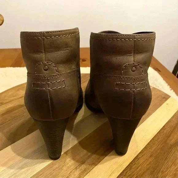 Clarks Artisan Alpine Melt Booties Heel Lace Up Boho Cottagecore Ankle Boots - Picture 7 of 10